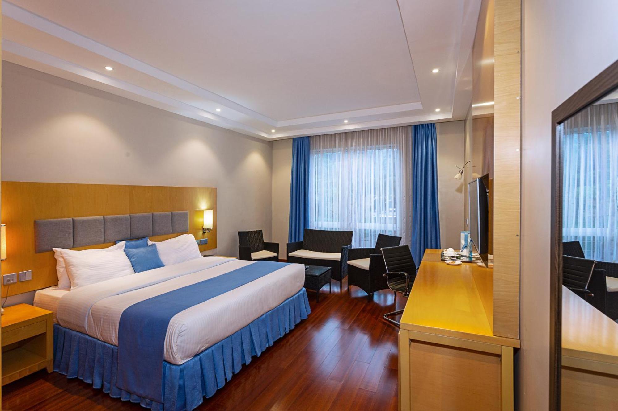 Three Steers Hotel Meru Exterior photo
