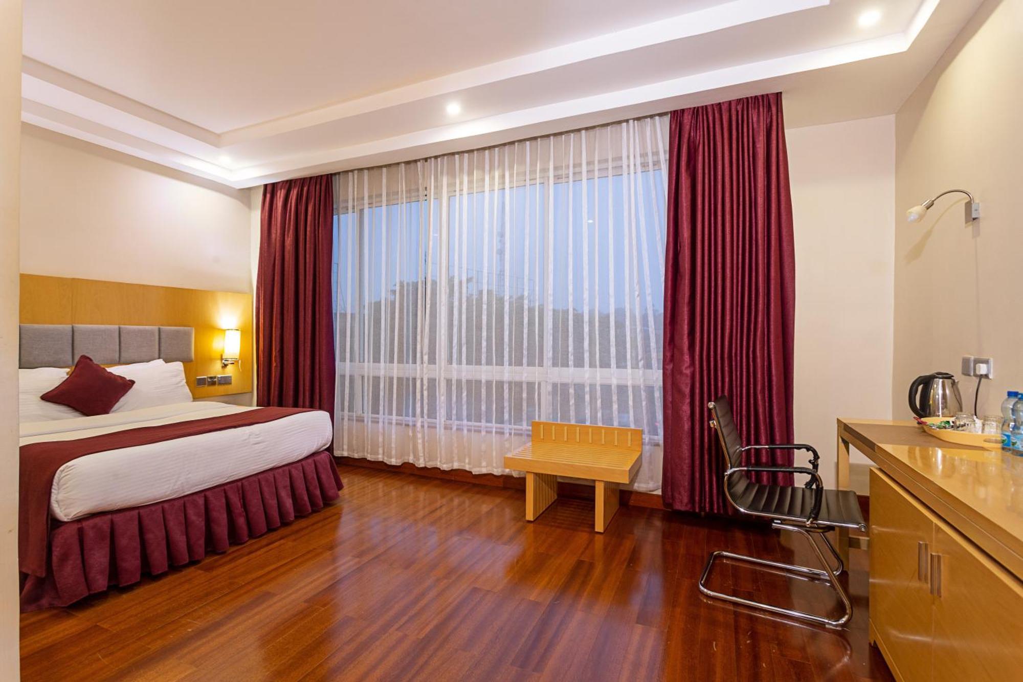 Three Steers Hotel Meru Exterior photo
