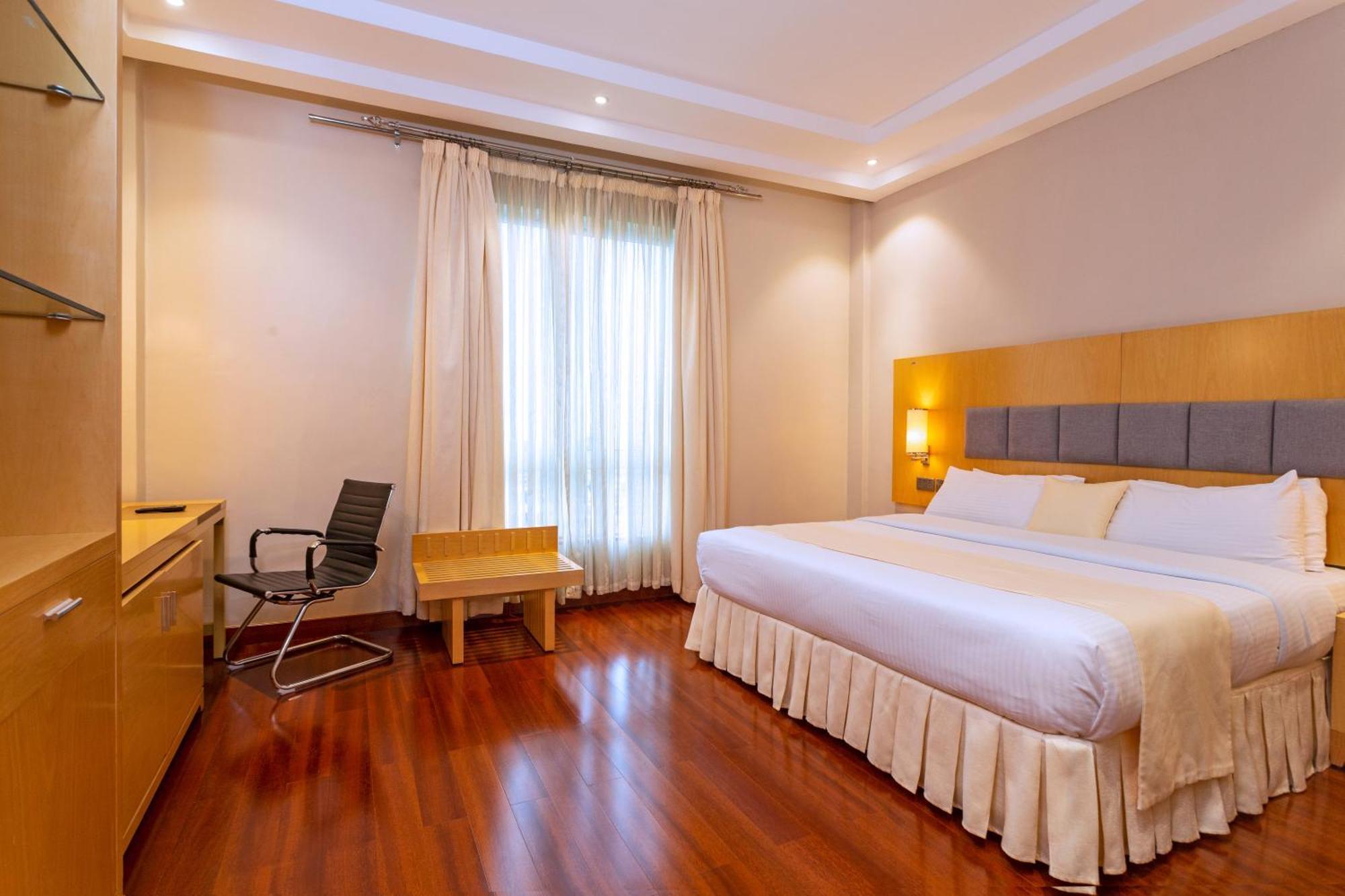 Three Steers Hotel Meru Exterior photo
